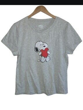Peanuts Snoopy Heart Hug T-shirt